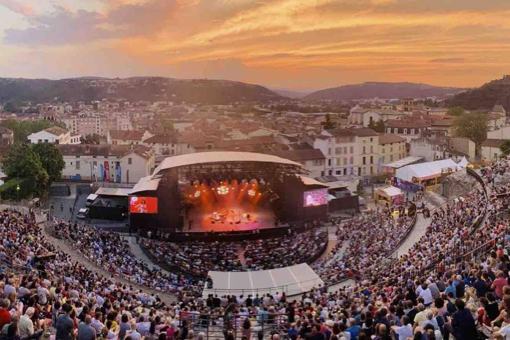 Studio Le «Victor Hugo» , Hyper Centre Ville Вьен Экстерьер фото